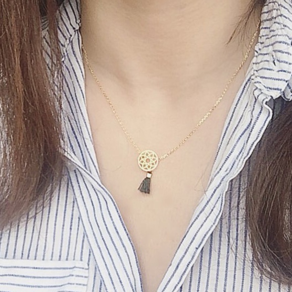 Dreamcatcher Tassel Necklace Silver - Picture 1 of 2